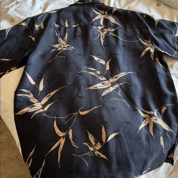 Tori Richard Black and Tan Floral Shirt - Picture 3 of 4